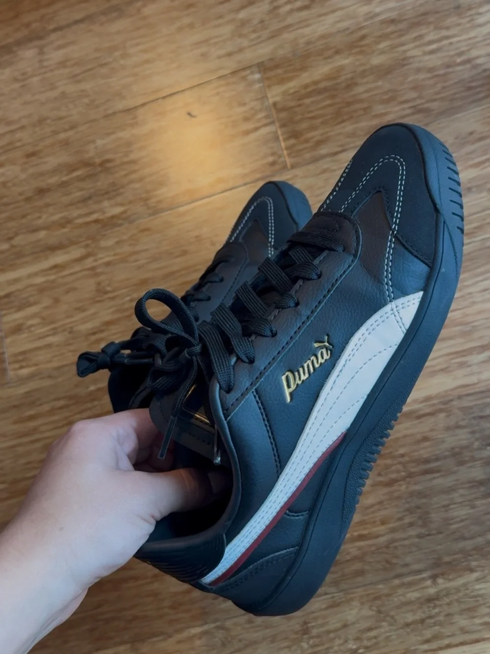 Puma woman’s Black Leather Sneakers with White Stripe - Picture 1 of 8